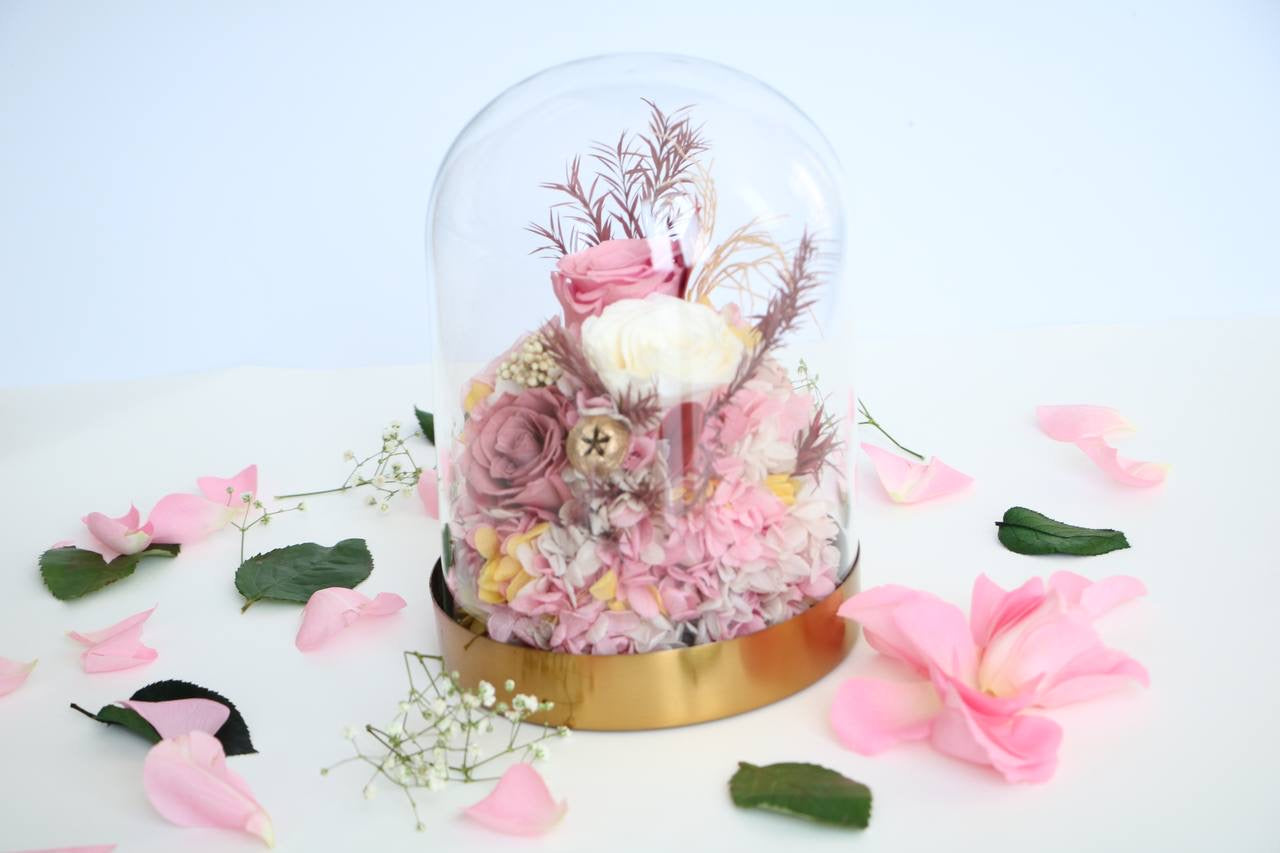 Florever lasting bouquet- Gold base Dome