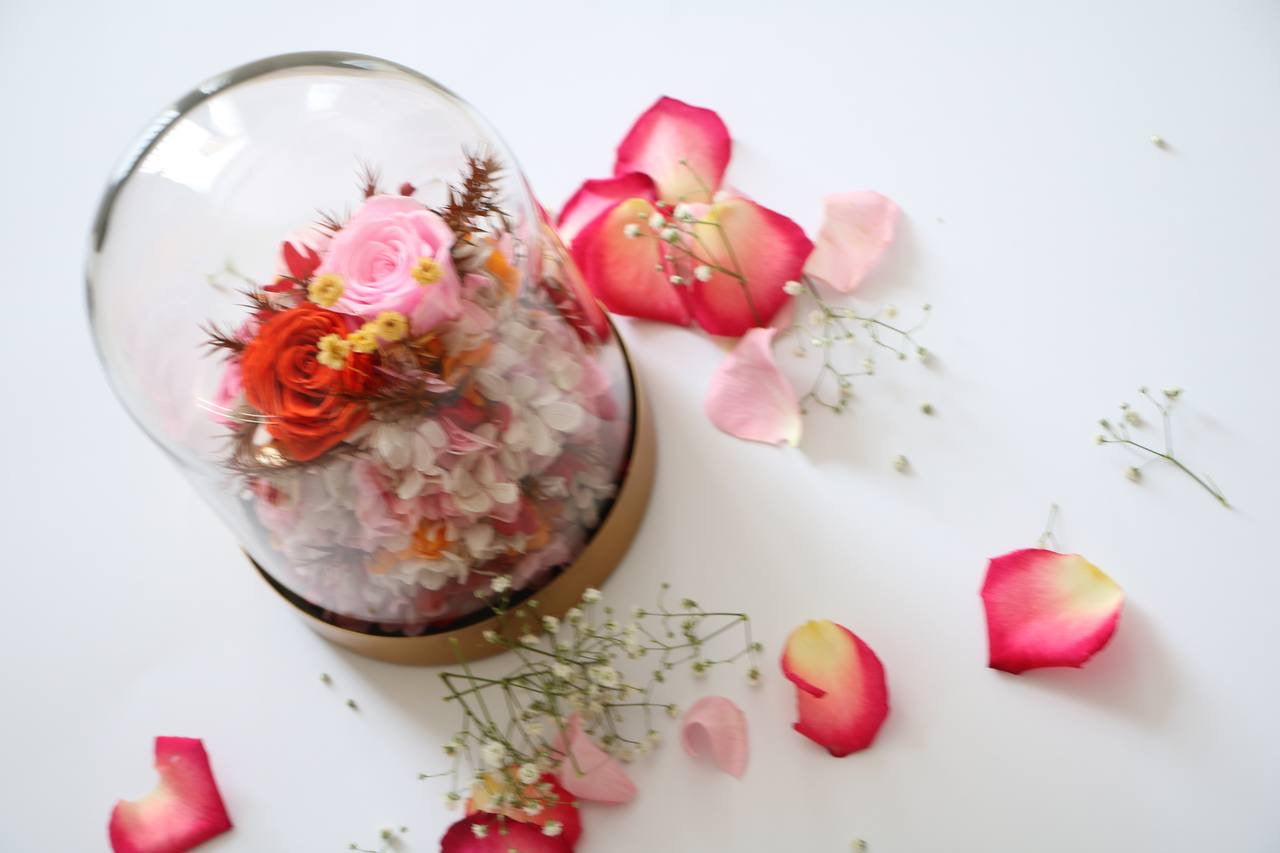 Florever lasting bouquet- Gold base Dome