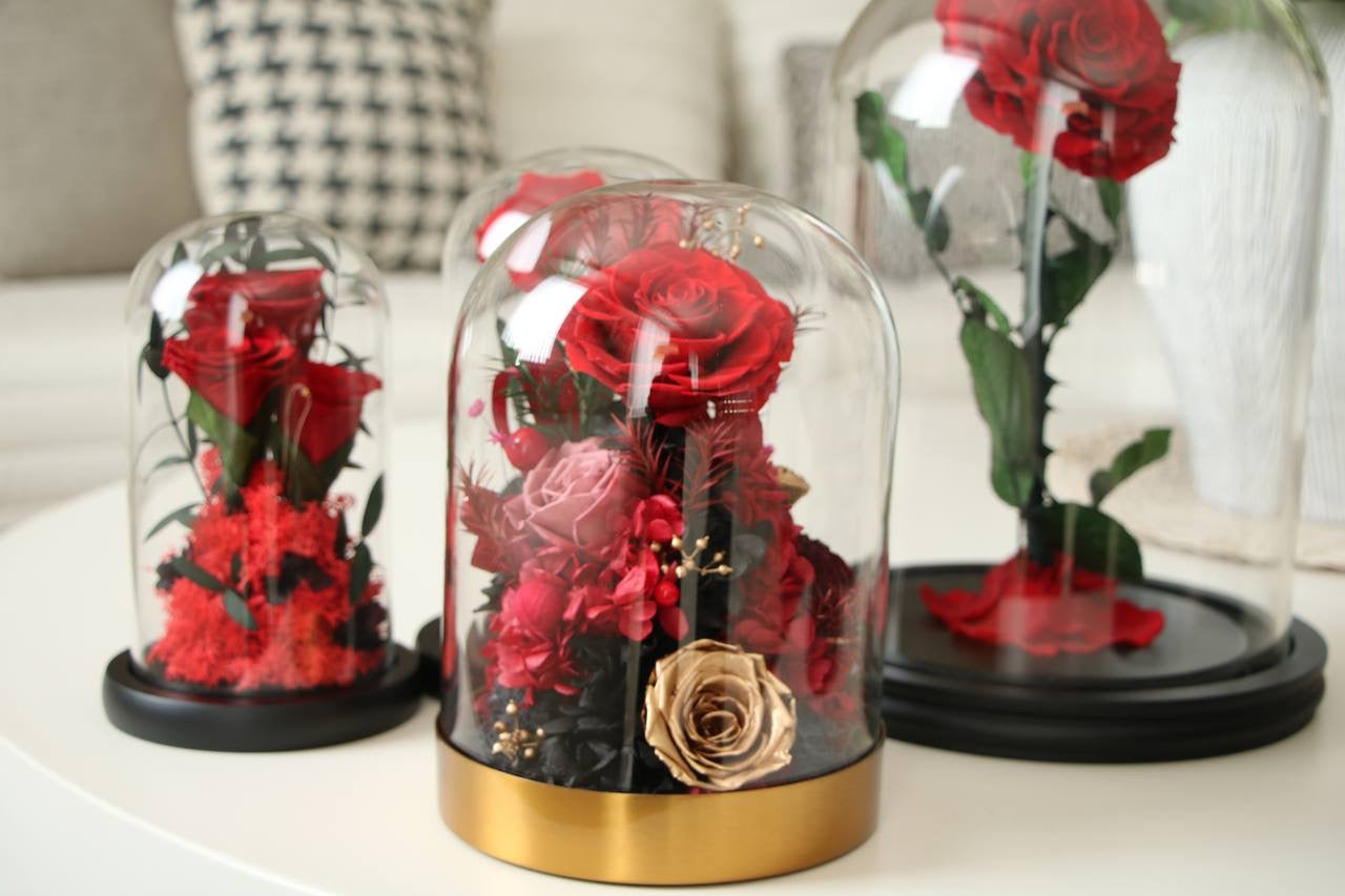 Florever lasting bouquet- Gold base Dome