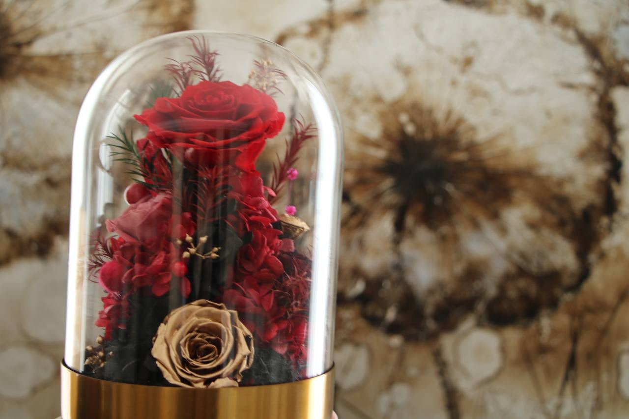 Florever lasting bouquet- Gold base Dome
