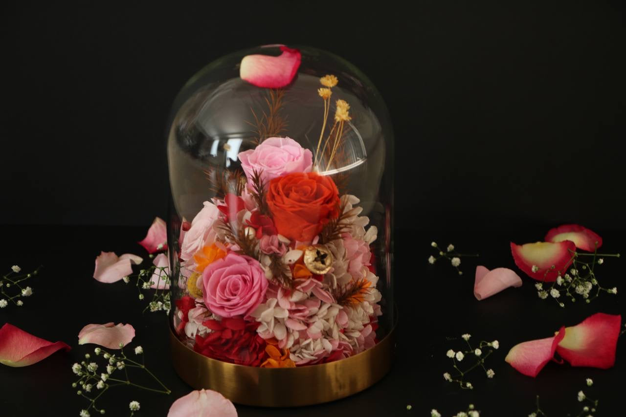Florever lasting bouquet- Gold base Dome