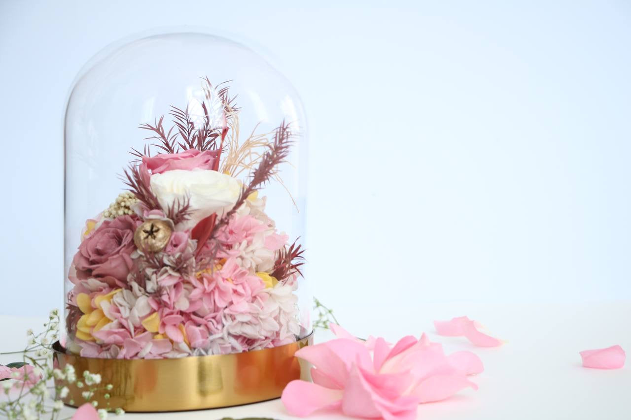 Florever lasting bouquet- Gold base Dome
